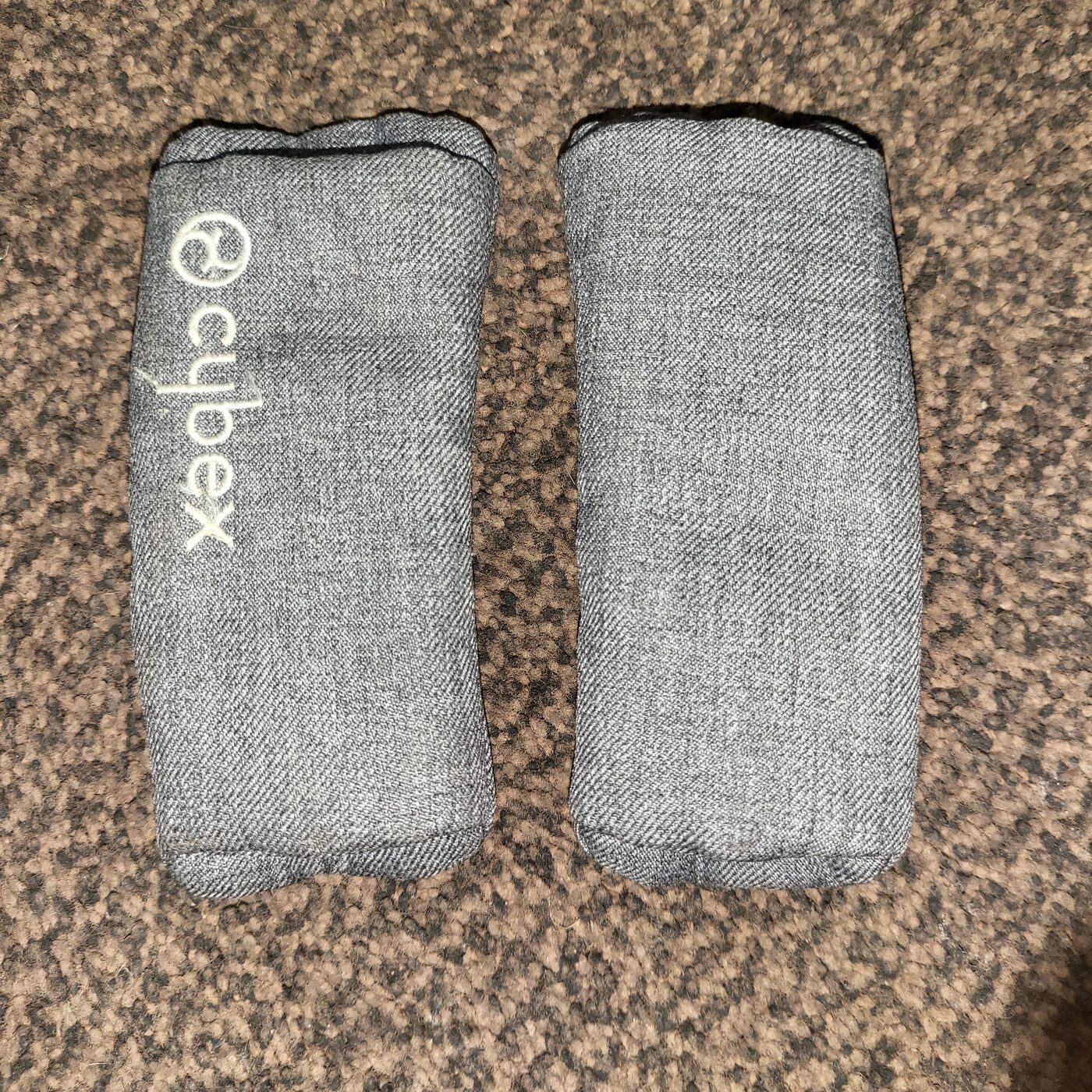 (Lietots) Cybex Cloud Z, Z2 siksnu uzlikas pelēkas